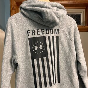 Men’s Under Armour sweatshirts size medium